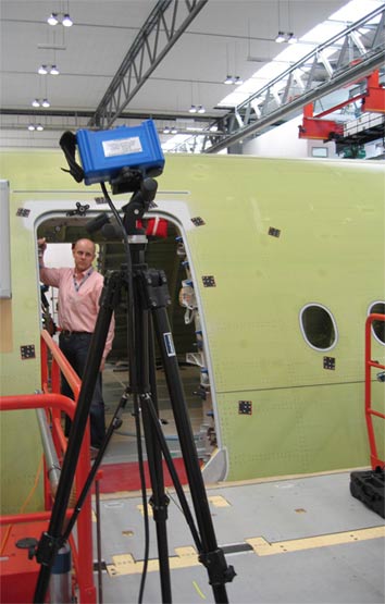 The mobile 3D measurement system in the production area.