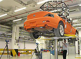 The lifting platform can be raised and the underbody measured without the need for recalibration by the part of the crash experts.